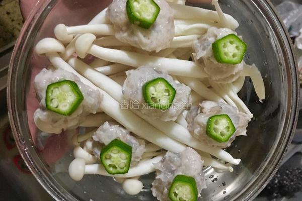 海鲜菇秋葵蒸虾滑的做法图解2