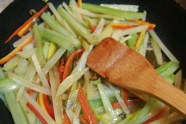 素食主义芹菜炒土豆的做法图解6