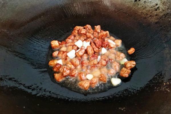 芹菜胡萝卜炒肉丁的做法图解8