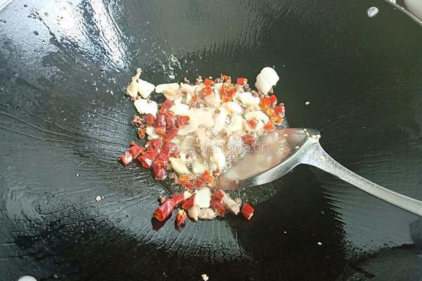 手撕包菜的做法图解3