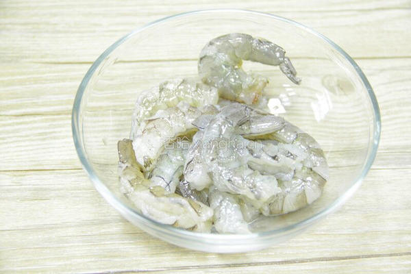 宝宝辅食～虾香肠的做法图解2