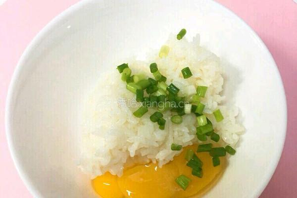 红肠炒饭的做法图解2