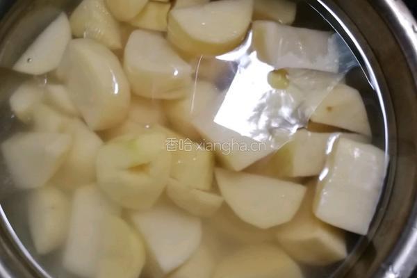 红烧土豆鸡翅的做法图解2