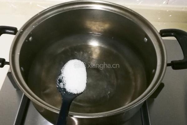 丝瓜黑木耳年糕的做法图解3