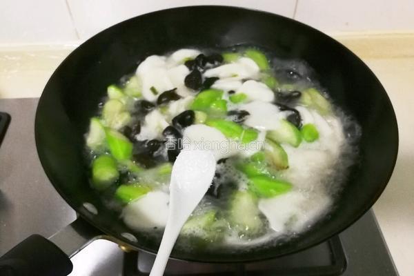 丝瓜黑木耳年糕的做法图解11