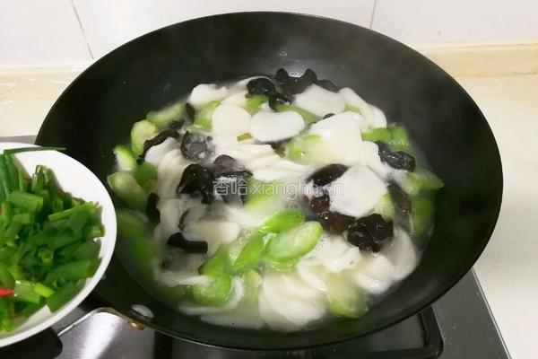 丝瓜黑木耳年糕的做法图解12