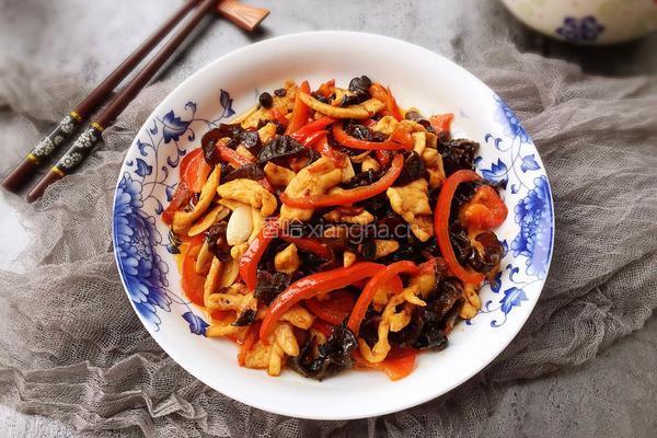 红椒木耳炒鸡丝