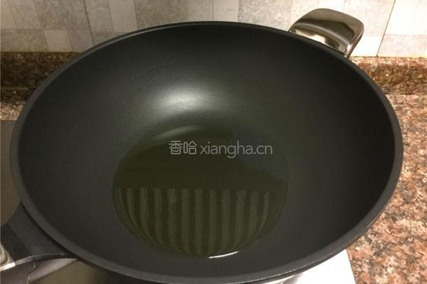 红椒木耳炒鸡丝的做法图解5