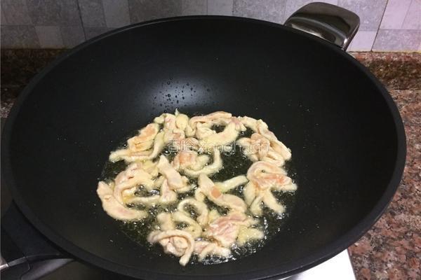 红椒木耳炒鸡丝的做法图解6