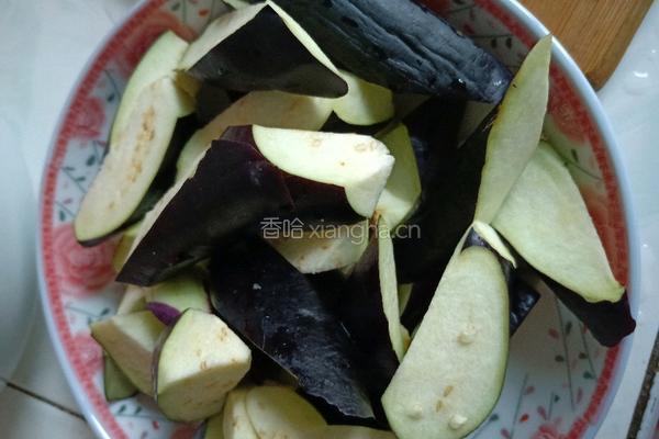 家常茄子的做法图解1