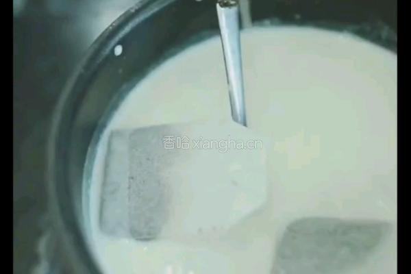 焦糖奶茶的做法图解4
