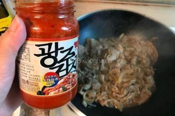 泡菜猪肉烩豆腐的做法图解2