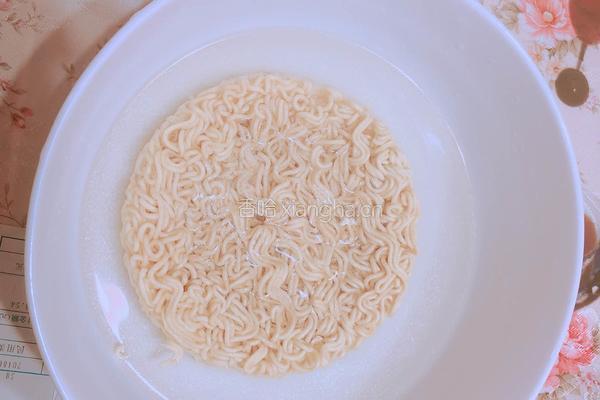 微波炉版.方便面的做法图解2