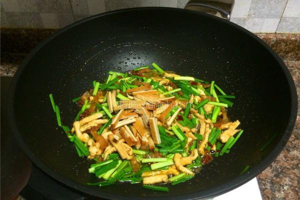 韭菜豆干炒鸡肉的做法图解9