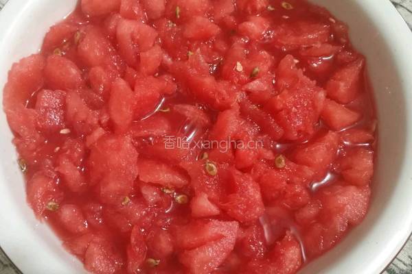 西瓜黄豆酱的做法图解1