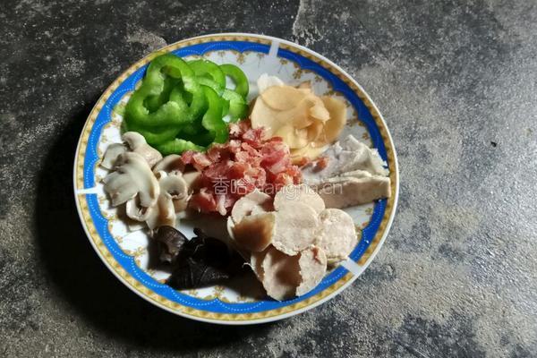烤肠时蔬披萨的做法图解3