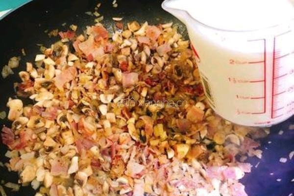 给新手的超简单料理［辣酱浓起司顿饭］的做法图解7