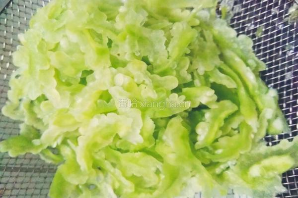 金镶翠（苦瓜炒蛋）的做法图解5