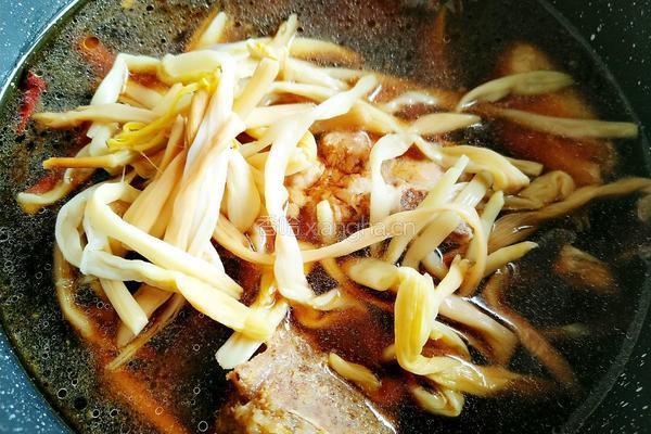 黄花菜烧排骨的做法图解13
