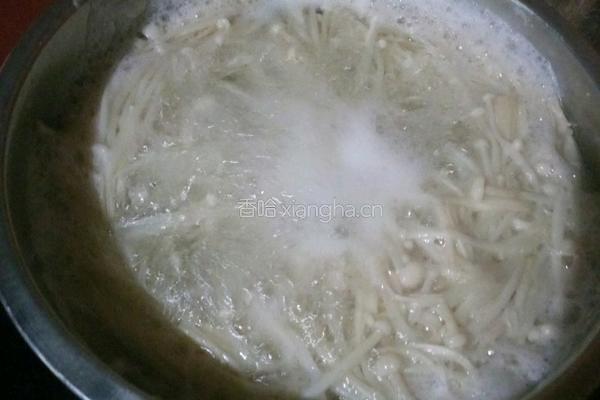 水豆豉拌金针菇的做法图解3