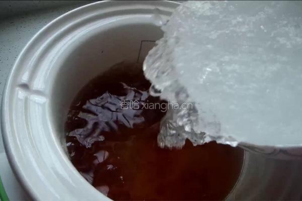 补充胶原蛋白这样做「桃胶炖雪燕」的做法图解7