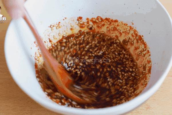 茄子是家常菜中的常客，今天介绍一款消暑吃法-拌茄条的做法图解10
