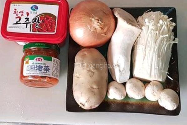 韩式泡菜辣汤的做法图解1