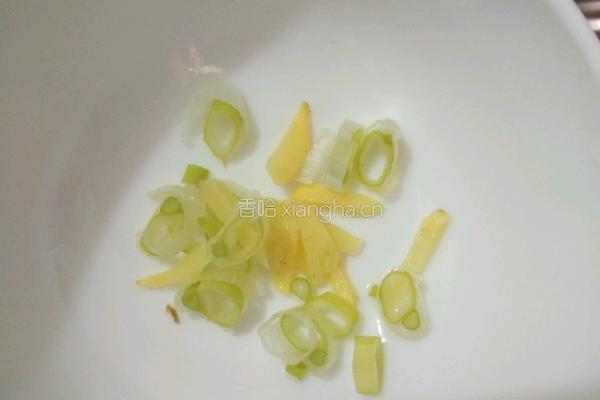 西红柿炒鸡蛋的做法图解2