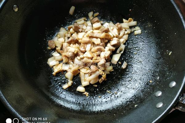 肉丁抓饭的做法图解2