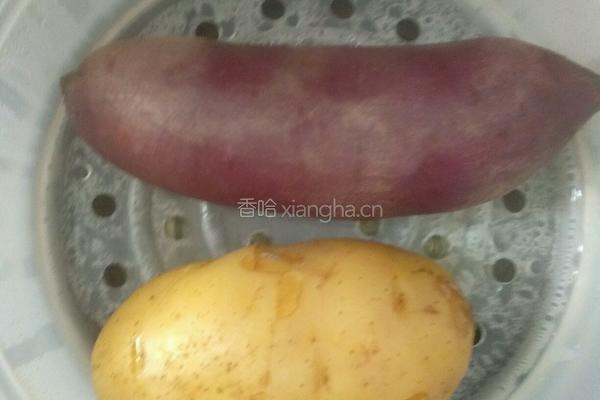 笑脸土豆饼的做法图解1