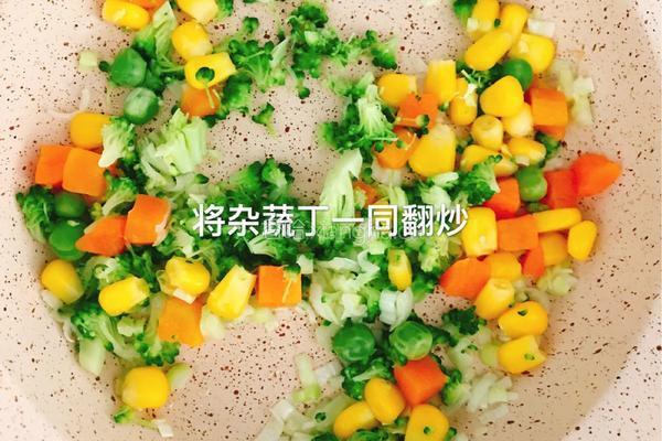 杂蔬鸡蛋酱油炒饭的做法图解5