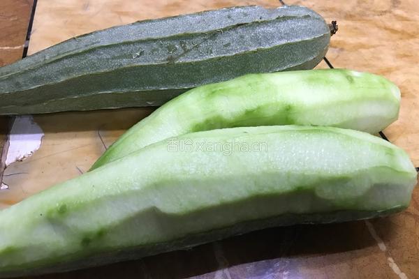 丝瓜炒鸡蛋的做法图解1