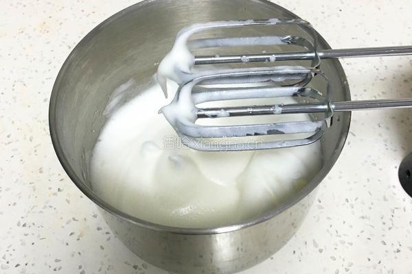 巧克力双色蛋糕卷的做法图解7