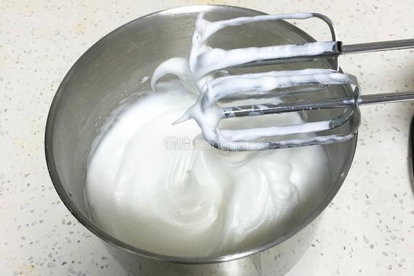 巧克力双色蛋糕卷的做法图解8