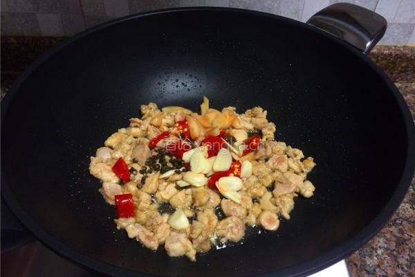 泡椒鸡肉的做法图解6