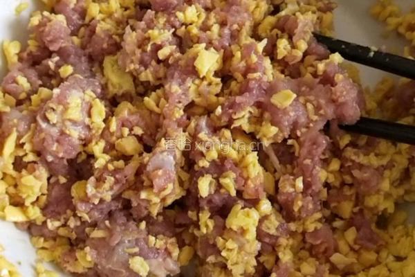 韭菜猪肉粉丝鸡蛋水饺的做法图解2