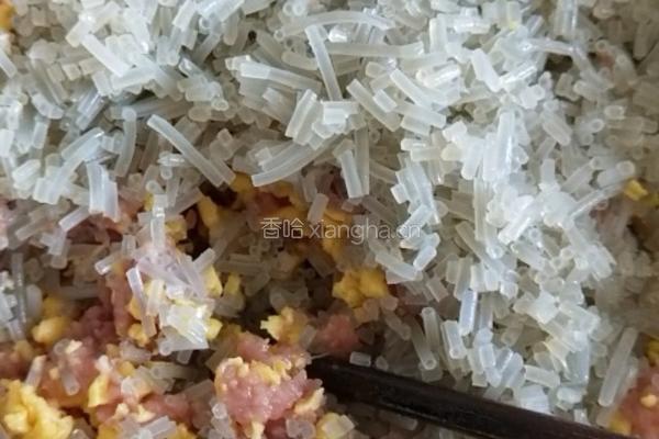 韭菜猪肉粉丝鸡蛋水饺的做法图解3