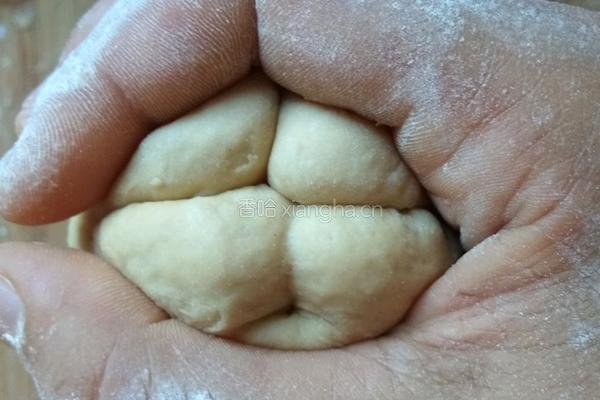 红糖大枣开花馒头的做法图解16
