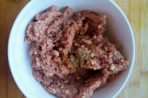 香菇猪肉馄饨的做法图解5