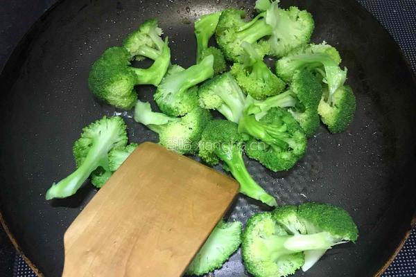 蒜蓉西蓝花的做法图解4