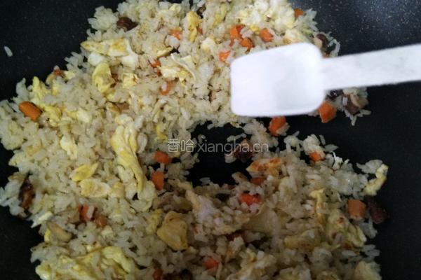 胡萝卜香菇蛋炒饭的做法图解7