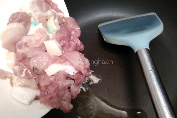 猪肉炒芹菜的做法图解4