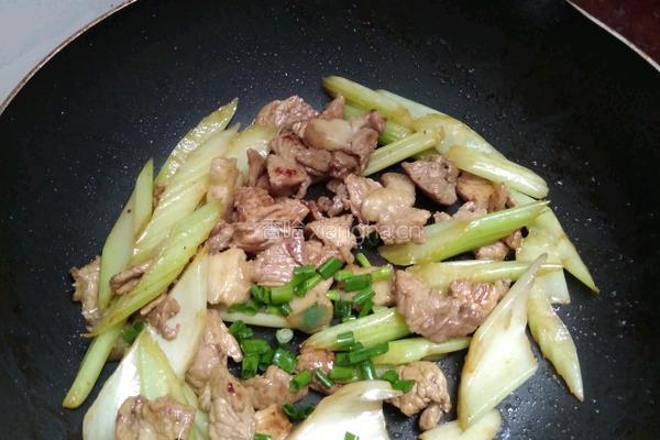 猪肉炒芹菜的做法图解13