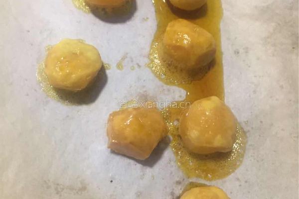 蛋黄酥的做法图解2