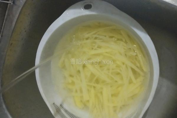 醋溜土豆丝(酸辣土豆丝)的做法图解6