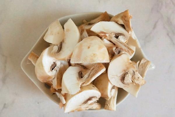 番茄口蘑珍珠面的做法图解6