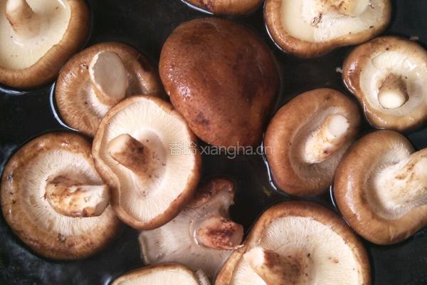 蘑菇瘦肉小米粥的做法图解6