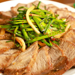 一直都吃煎牛肉，今儿换个口味：煎猪肉，香而不腻的做法[图]