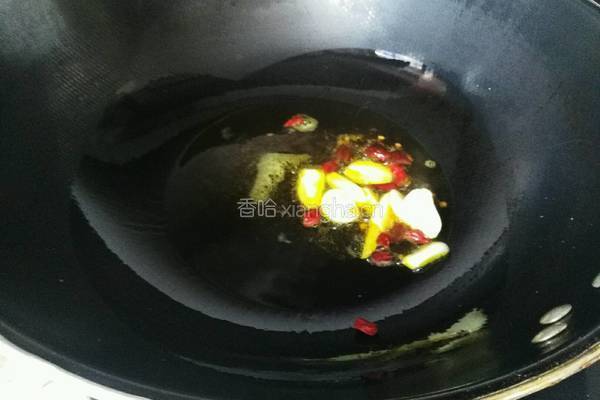 豆芽炒香菇的做法图解4