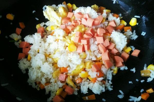 胡萝卜玉米蛋炒饭的做法图解7